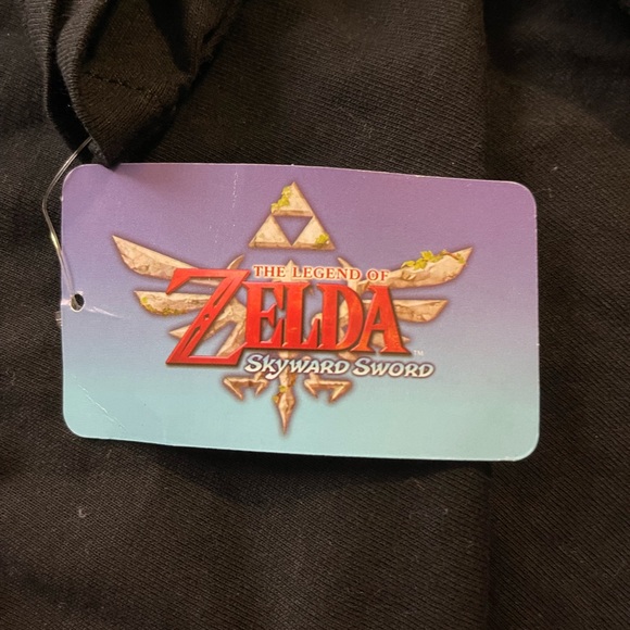 Officially Licensed LEGEND OF ZELDA SKYWARD SWORD Tshirt S SMALL BNWT - Picture 4 of 4